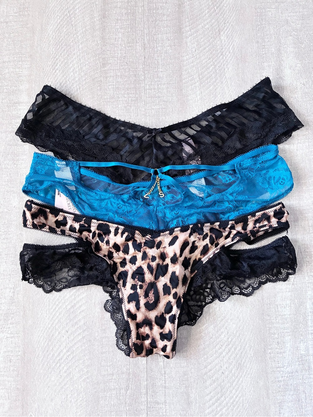 Victoria’s Secret Lace Cheeky Panty Bundle Small